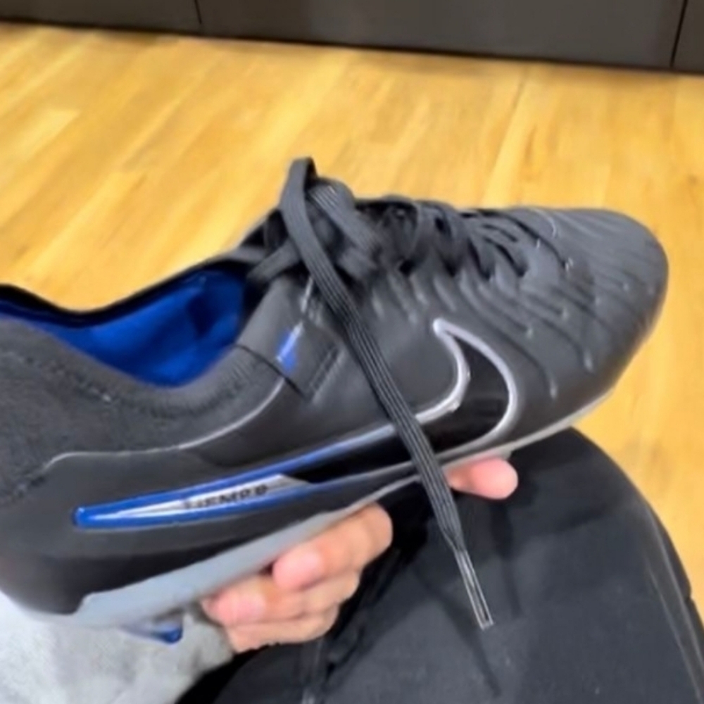 Nike Black and Blue Men's Athletic Shoes